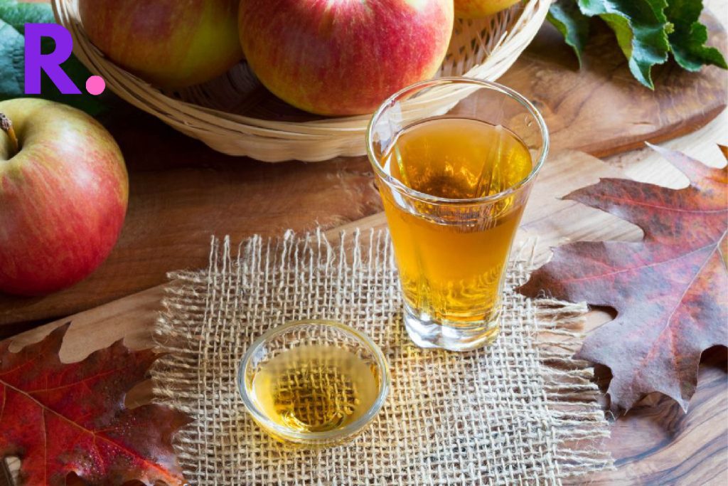 Apple cider vinegar and apple juice